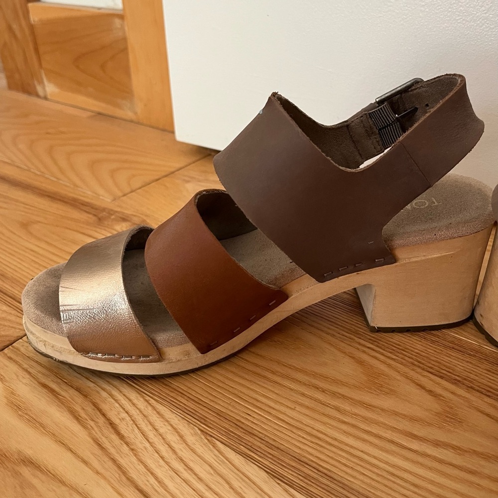 Toms Phoebe wooden clog sandals